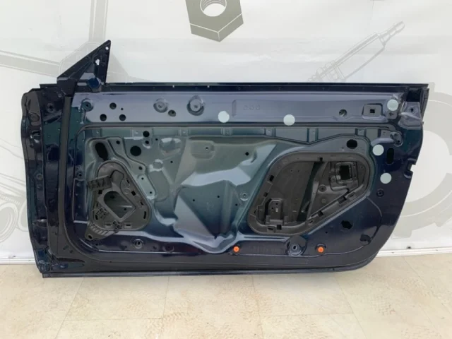 Двери для Mercedes-Benz C class C205 2014-2020 на фотографиях