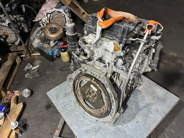 Двигатель для Mercedes-Benz C class C204 2008-2015 на фотографиях