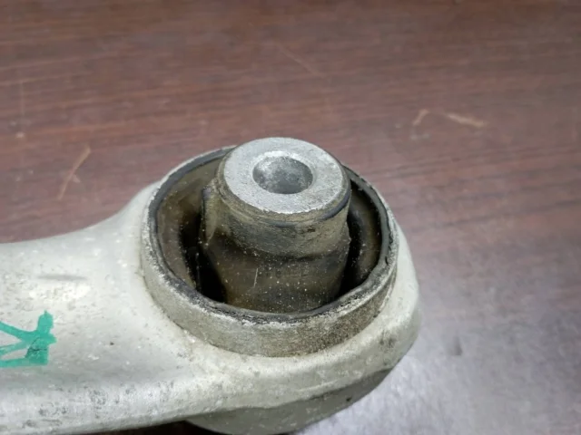 Рычаг передний правый нижний для BMW 5er Ф10 2010-2013 на фотографиях