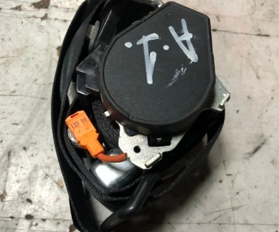 Ремень безопасности передний левый для Citroen C4 Хэтчбек 2004-2011 на фотографиях