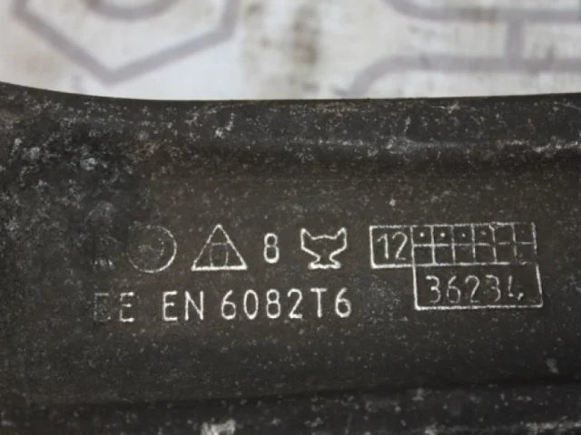 Рычаг передний левый верхний для BMW 5er Ф10 2010-2013 на фотографиях