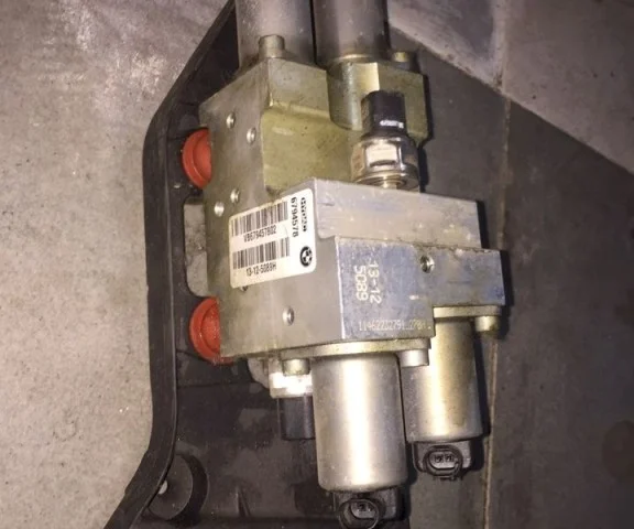 Блок клапанов АКПП для BMW X5 Е70 2006-2013 на фотографиях