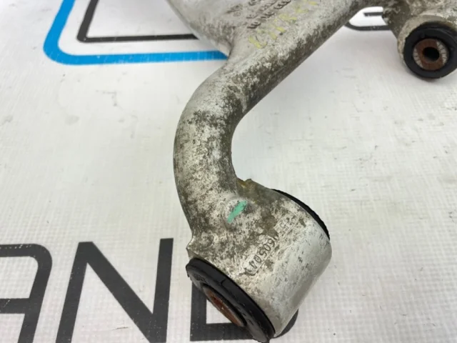 Рычаг передний левый верхний для Mercedes-Benz M class W163 1998-2005 на фотографиях