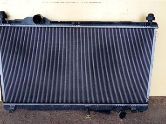 Радиатор охлаждения ДВС для Lexus IS Седан USE20,GSE21 (JDM) 2005-2012 на фотографиях