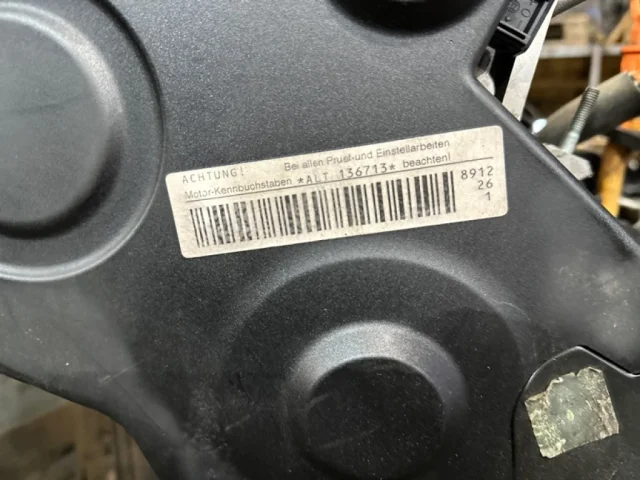 Двигатель для Audi A4 B6 Avant 2000-2004 на фотографиях