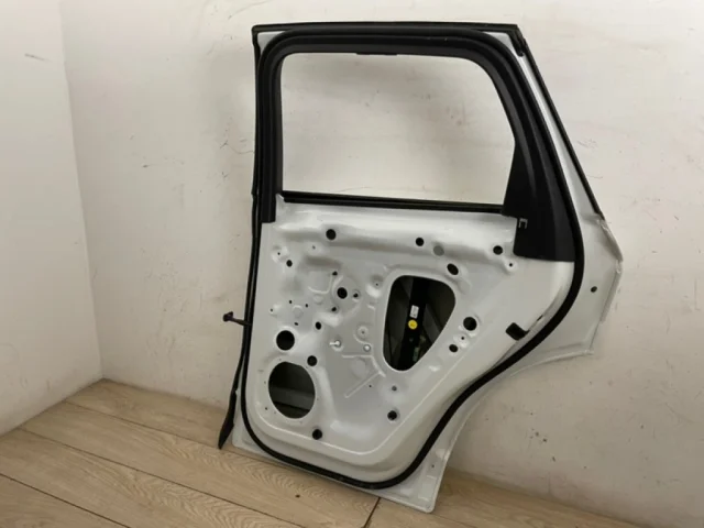 Дверь задняя правая для Volkswagen Touareg III (CR) 2018+ на фотографиях