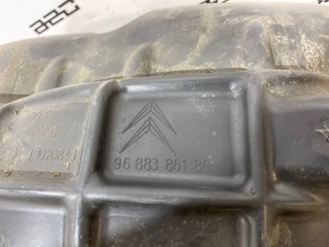 Подкрылок задний левый для Citroen DS4 2011-2016 на фотографиях