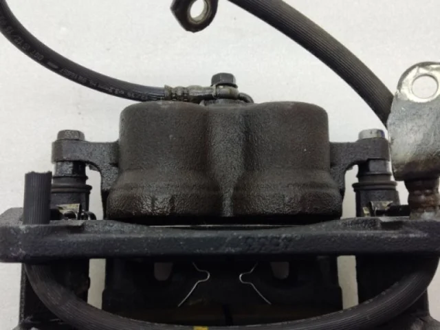 Суппорт передний левый для Lexus RX GGL10,15,16W, GYL10,15,16W (JDM) 2009-2014 на фотографиях