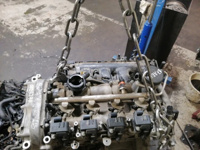 Двигатель для Mercedes-Benz C class C204 2008-2015 на фотографиях