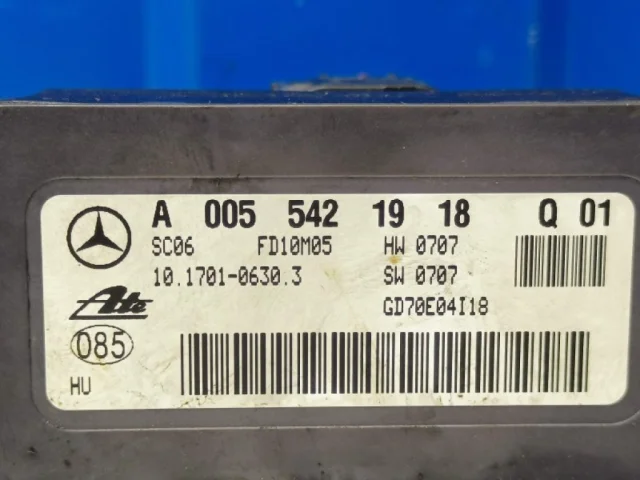 Датчик углового ускорения ESP для Mercedes-Benz C class W204 2007-2014 на фотографиях