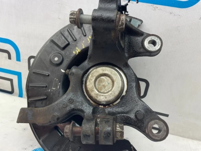 Кулак поворотный левый для Mercedes-Benz Vito W639 Vito Фургон 2003-2013 на фотографиях