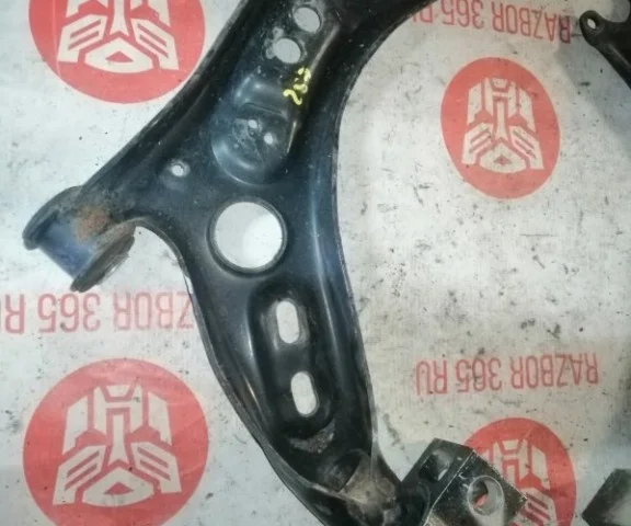 Рычаг передний правый нижний для Volkswagen Tiguan I NF 2006-2017 на фотографиях