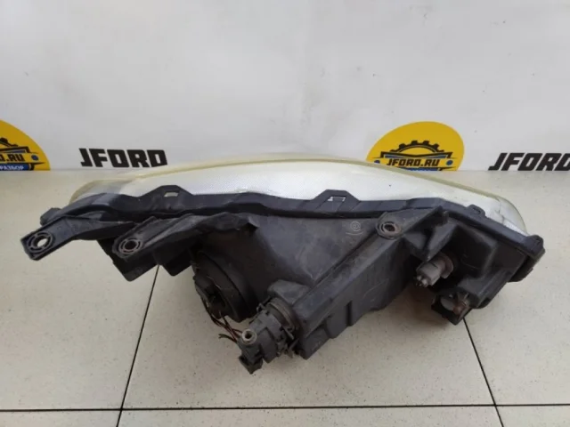 Фары для Suzuki SX4 2006-2009 на фотографиях