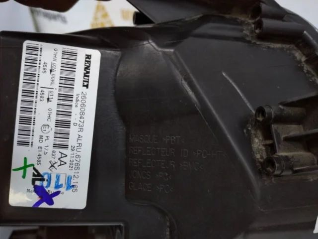 Фара левая для Renault Duster HM 2020+ на фотографиях