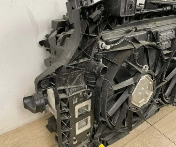 Кассета радиаторов для Volkswagen Touareg III (CR) 2018+ на фотографиях