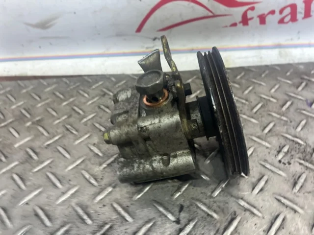 Насос ГУР для Nissan Almera N16 Хэтчбек 5dr 2000-2006 на фотографиях