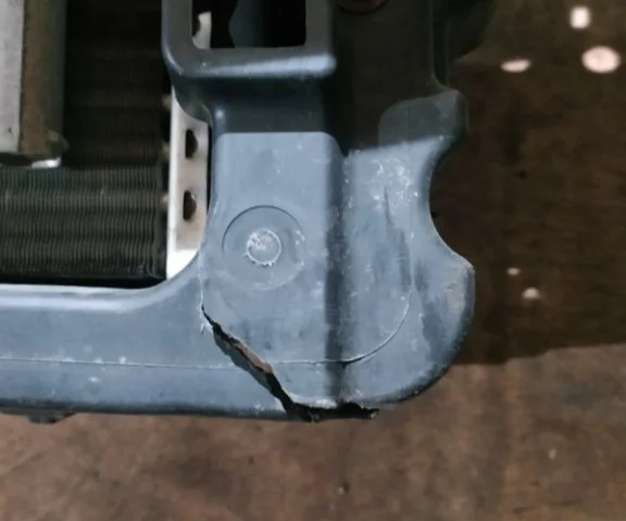 Панель радиатора (телевизор) для Volkswagen Polo IV (9N3) 2005-2009 на фотографиях