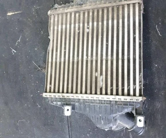 Интеркулер левый для Audi Q8 4M 2018-2023 на фотографиях