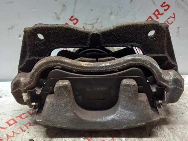 Суппорт передний левый для Toyota Avensis Седан T270 2008-2018 на фотографиях