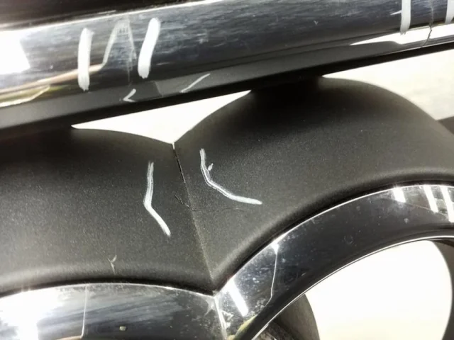 Решетка радиатора левая для Audi Q8 4M 2018-2023 на фотографиях