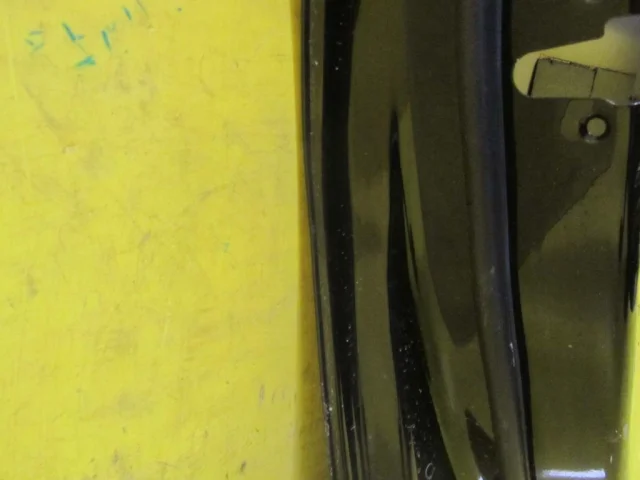 Накладка на дверь передняя левая для BMW 5er G30 2016-2023 на фотографиях