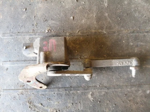 Датчик дорожного просвета передний для BMW X3 Е83 2003-2010 на фотографиях