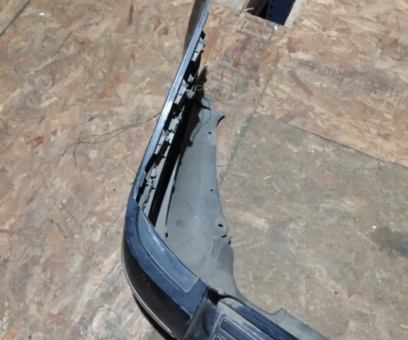 Бампер для Volkswagen Passat Variant (B5+ (B5.5), Typ 3BG) 2000-2005 на фотографиях