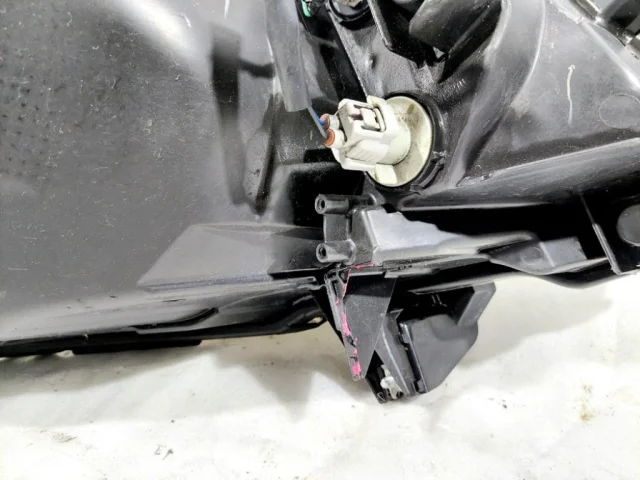 Фары для Suzuki SX4 2013-2016 на фотографиях