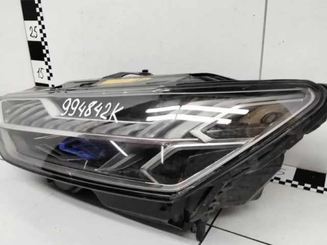 Фары для Audi A7 C8 2018+ на фотографиях