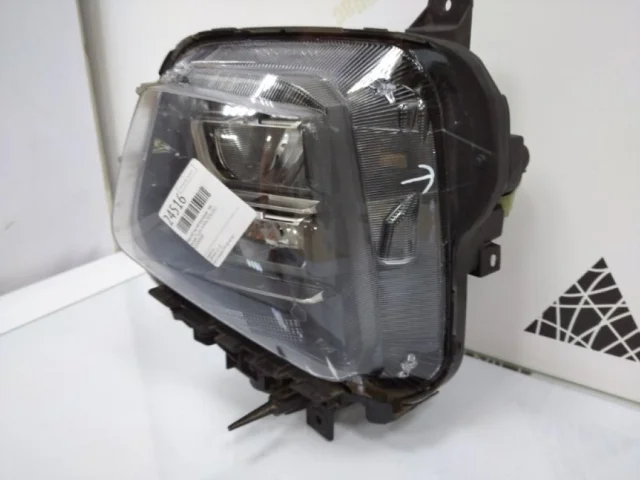 Фары для Hyundai Tucson NX4 2020+ на фотографиях