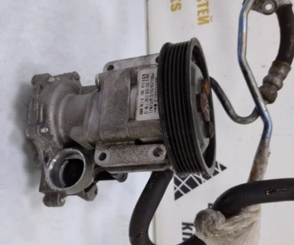 Насос ГУР для BMW 1er Е81 2007-2012 на фотографиях