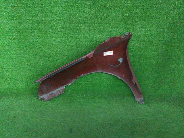 Крыло правое для Toyota Avensis Универсал T250 2003-2008 на фотографиях