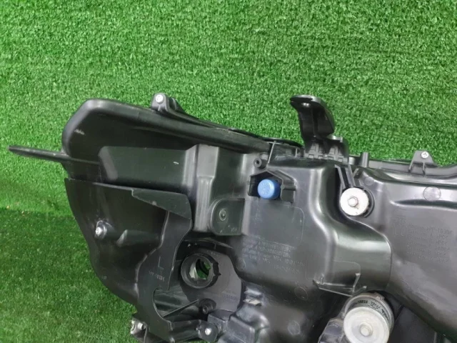 Фара левая для Toyota Land Cruiser J300 2021+ на фотографиях