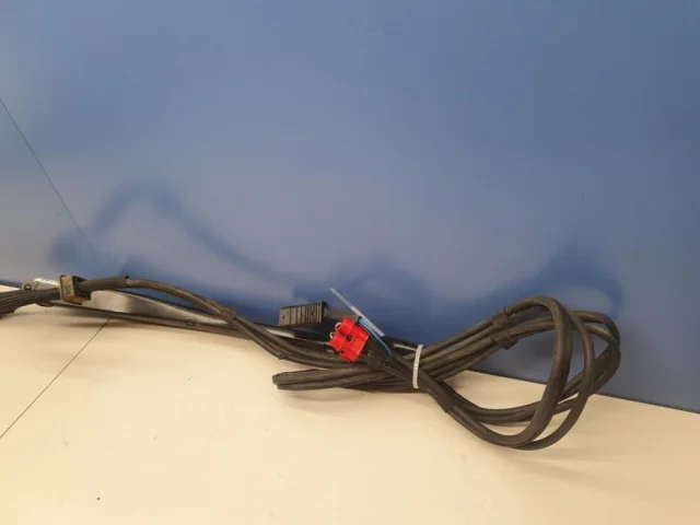 Поводок стеклоочистителя задний для Mercedes-Benz S class W222 2013-2017 на фотографиях