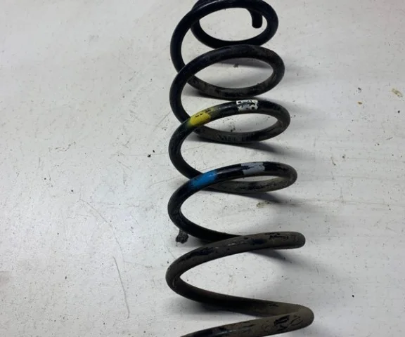 Пружина амортизатора задняя для Citroen C4 Хэтчбек 2004-2011 на фотографиях