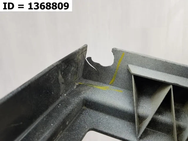 Кронштейн заднего бампера левый для Porsche Macan 95B 2014-2023 на фотографиях