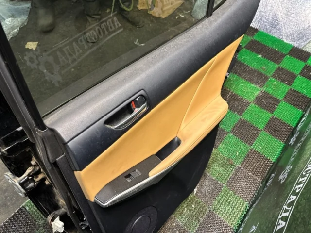 Двери для Lexus IS Седан AVE30-AEXLH 2013-2015 на фотографиях