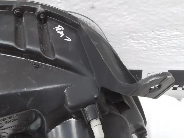 Фара левая для Renault Duster EU 2010-2015 на фотографиях