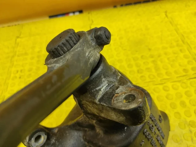 Рулевой редуктор для BMW 7er Е38 1994-2001 на фотографиях