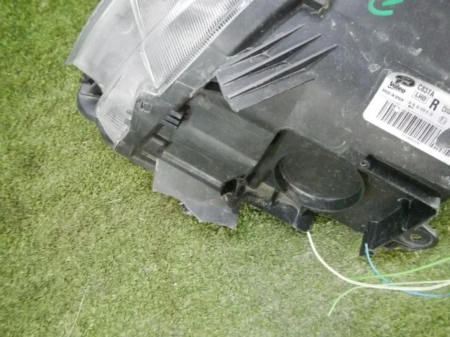 Фары для Ford Kuga CBV 2008-2013 на фотографиях