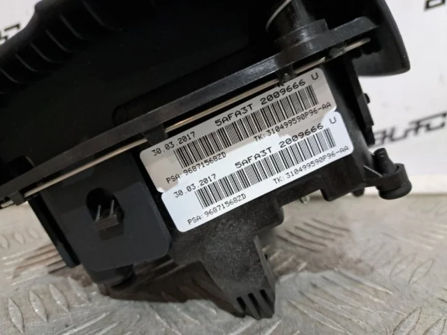 Подушка безопасности водителя для Citroen C4 Седан 2010-2016 на фотографиях