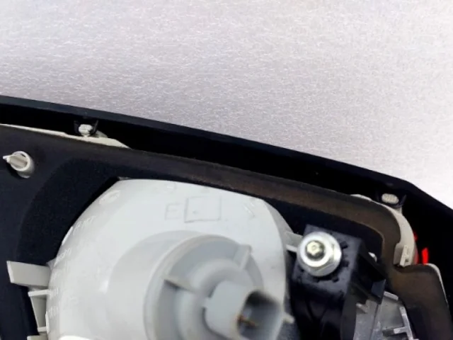 Фонарь внутренний правый для Ford Kuga CBV 2008-2013 на фотографиях