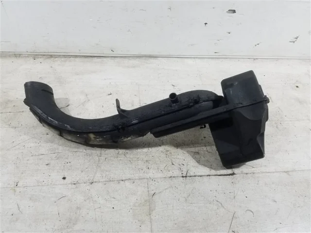 Воздухозаборник для Ford Galaxy CD340 2006-2015 на фотографиях