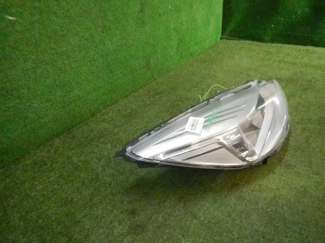 Фары для Ford Kuga CBV 2008-2013 на фотографиях