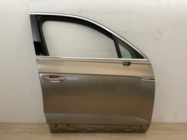 Дверь передняя правая для Volkswagen Touareg III (CR) 2018+ на фотографиях