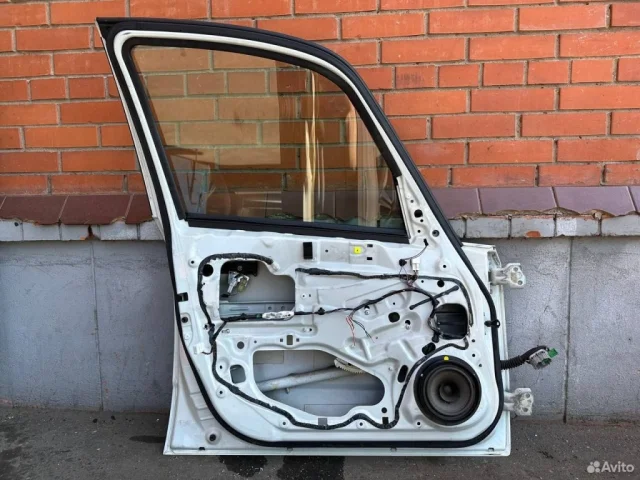 Дверь передняя левая для Suzuki SX4 2013-2016 на фотографиях