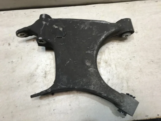 Качающийся рычаг левый для BMW X5 Е53 1999-2006 на фотографиях