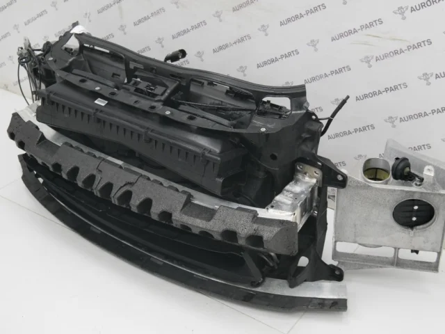 Панель радиатора (телевизор) для Porsche Panamera 970 rest 2013-2016 на фотографиях