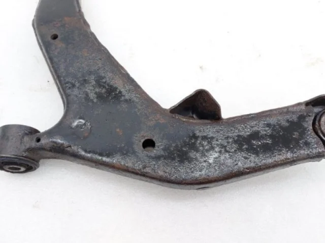 Рычаг передний правый нижний для Nissan Murano Z50 2002-2009 на фотографиях