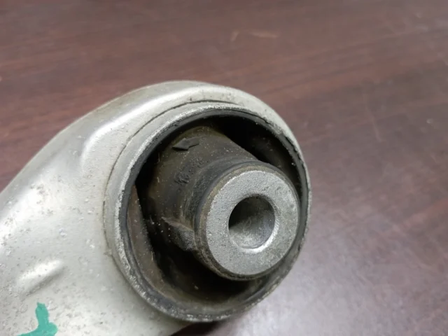 Рычаг передний правый нижний для BMW 5er Ф10 2010-2013 на фотографиях